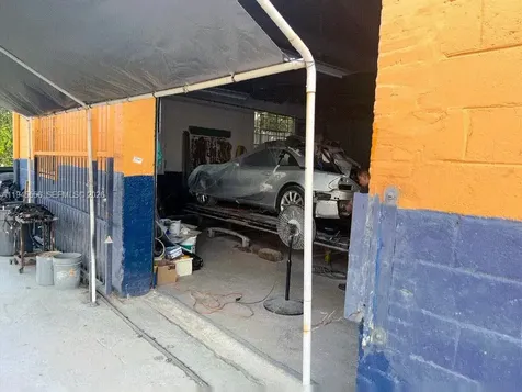2005 NW 10th Avenue Miami FL 33127