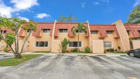 6 Spinning Wheel Lane Tamarac FL 33319