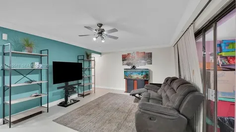 6 Spinning Wheel Lane Tamarac FL 33319