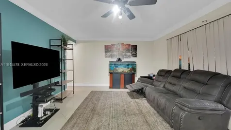 6 Spinning Wheel Lane Tamarac FL 33319