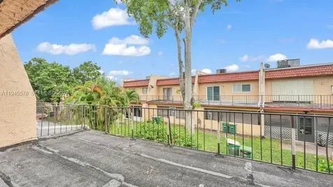 6 Spinning Wheel Lane Tamarac FL 33319