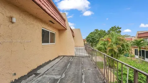6 Spinning Wheel Lane Tamarac FL 33319