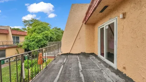 6 Spinning Wheel Lane Tamarac FL 33319