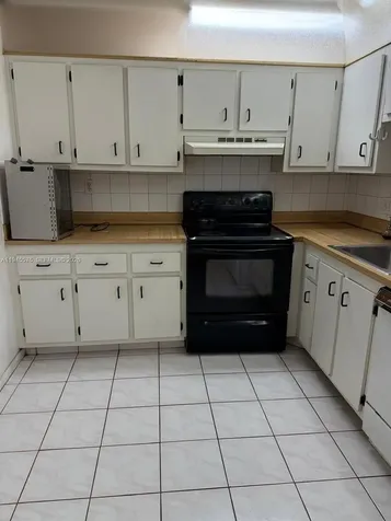2850 Somerset Drive Lauderdale Lakes FL 33311