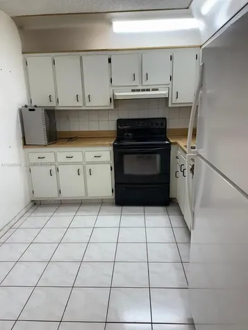 2850 Somerset Drive Lauderdale Lakes FL 33311
