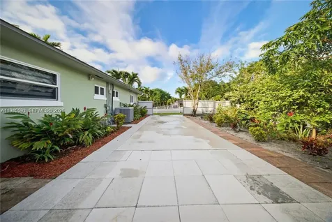 300 NE 175th Street North Miami Beach FL 33162