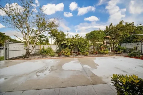 300 NE 175th Street North Miami Beach FL 33162