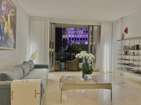 68 SE 6th Street Miami FL 33131