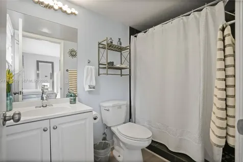 4880 SW 64th Way Davie FL 33314