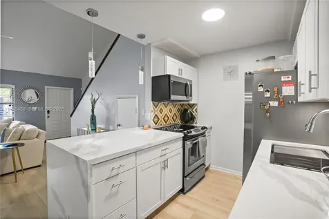 4880 SW 64th Way Davie FL 33314
