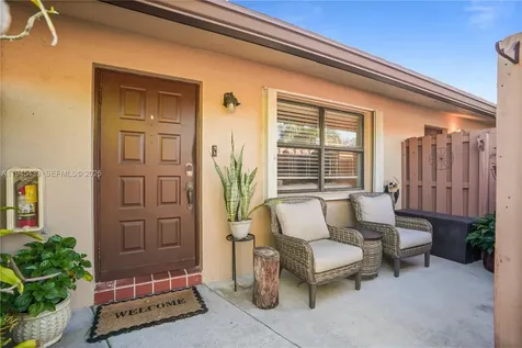 4880 SW 64th Way Davie FL 33314