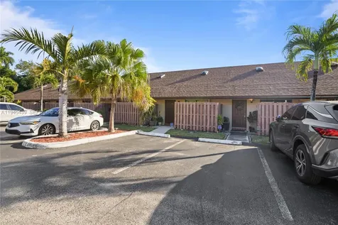 4880 SW 64th Way Davie FL 33314