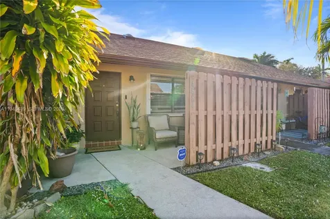 4880 SW 64th Way Davie FL 33314