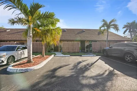 4880 SW 64th Way Davie FL 33314