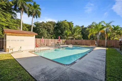 4880 SW 64th Way Davie FL 33314