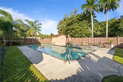 4880 SW 64th Way Davie FL 33314