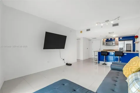 185 SW 7th Street Miami FL 33130