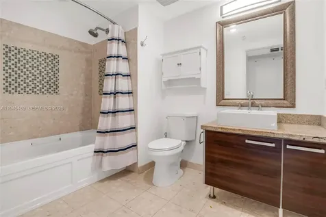 185 SW 7th Street Miami FL 33130