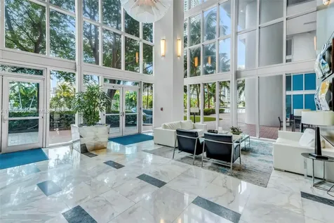 185 SW 7th Street Miami FL 33130