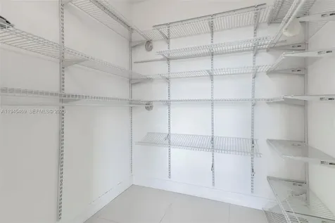 185 SW 7th Street Miami FL 33130