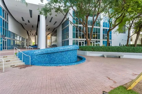 185 SW 7th Street Miami FL 33130