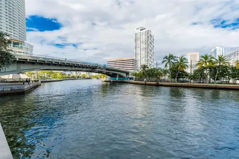 185 SW 7th Street Miami FL 33130