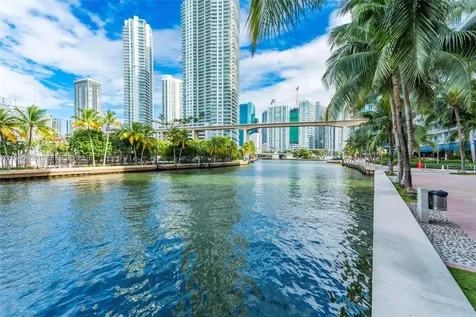 185 SW 7th Street Miami FL 33130