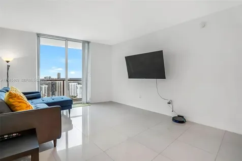 185 SW 7th Street Miami FL 33130