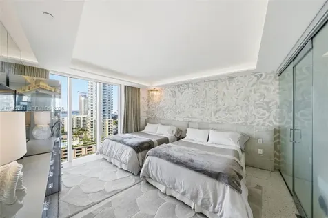1000 S Pointe Drive Miami Beach FL 33139