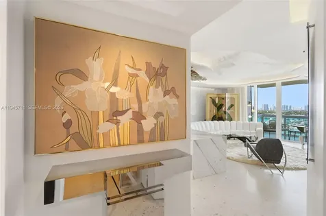 1000 S Pointe Drive Miami Beach FL 33139