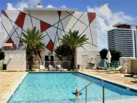 133 NE 2nd Avenue Miami FL 33132