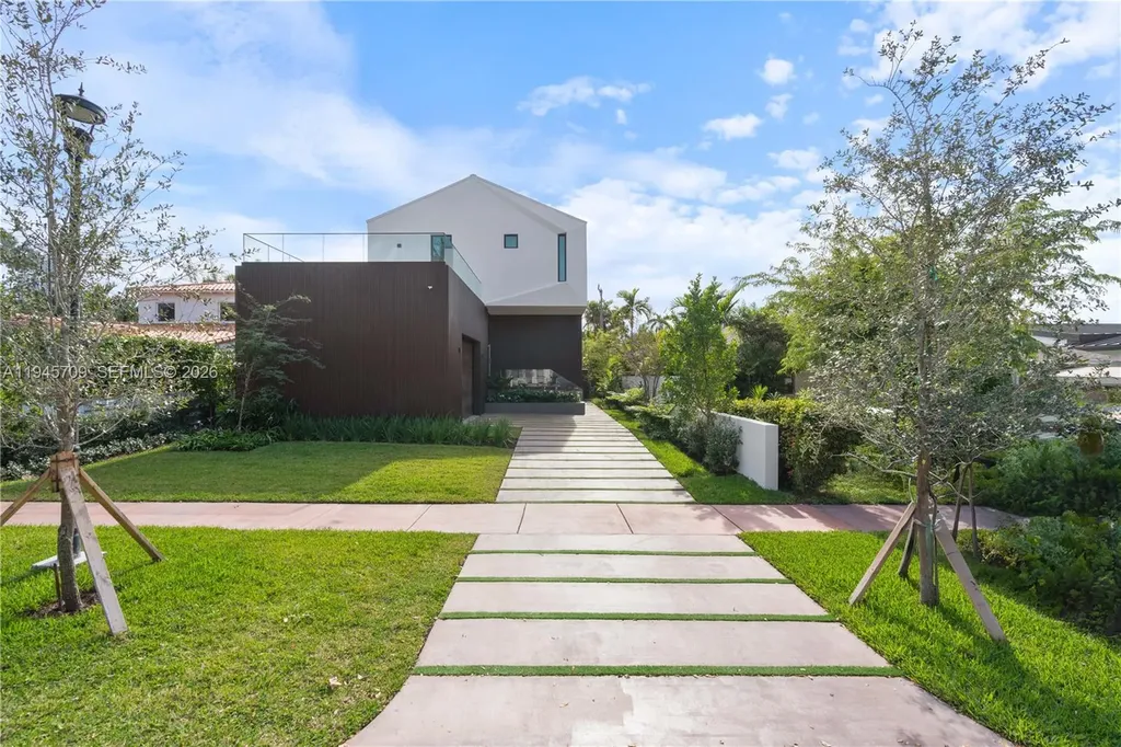536 W 51st Street Miami Beach FL 33140