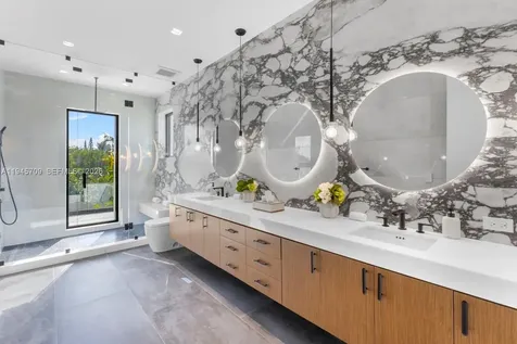 536 W 51st Street Miami Beach FL 33140