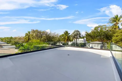 536 W 51st Street Miami Beach FL 33140