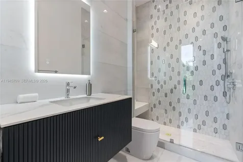 536 W 51st Street Miami Beach FL 33140