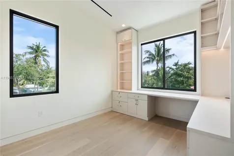 536 W 51st Street Miami Beach FL 33140