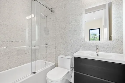 536 W 51st Street Miami Beach FL 33140