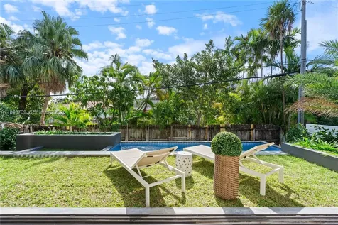 536 W 51st Street Miami Beach FL 33140