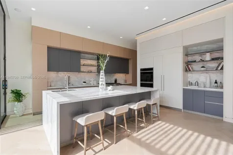 536 W 51st Street Miami Beach FL 33140