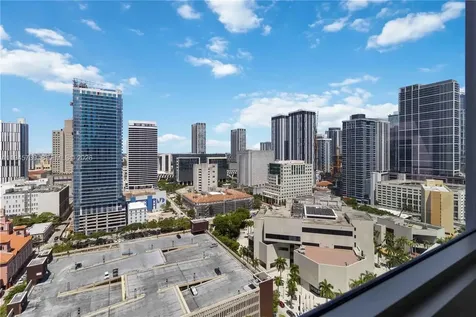 227 NE 2nd Street Miami FL 33132
