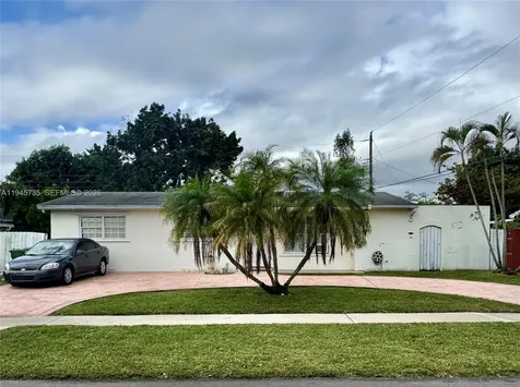 210 SW 65th Avenue Pembroke Pines FL 33023