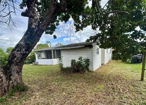 210 SW 65th Avenue Pembroke Pines FL 33023