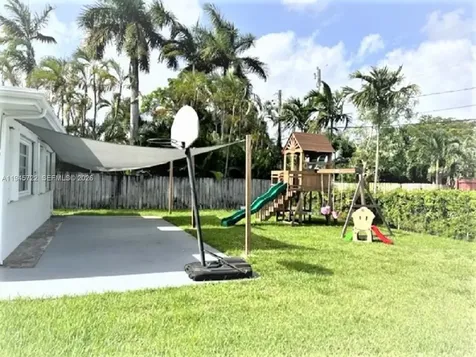 1807 N 40th Avenue Hollywood FL 33021