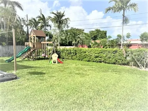 1807 N 40th Avenue Hollywood FL 33021