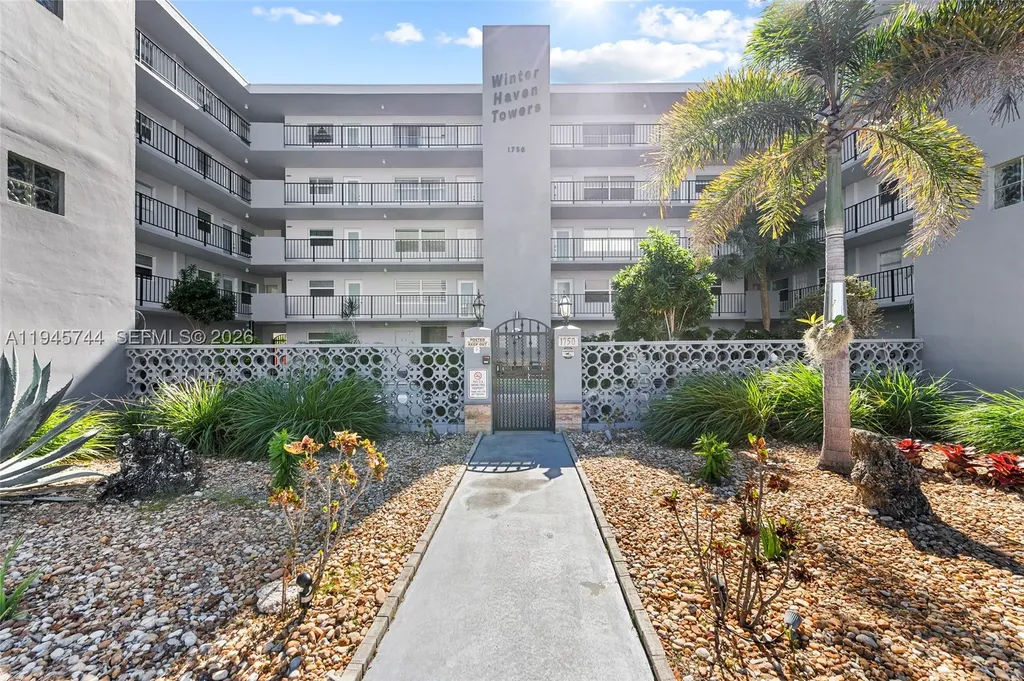 1750 Jefferson Street Hollywood FL 33020