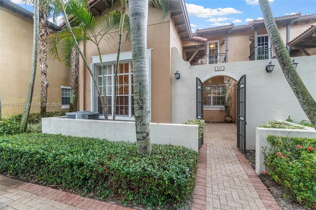 839 SW 147th Terrace Pembroke Pines FL 33027
