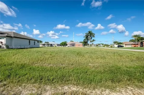 4328 SW 20th Place Cape Coral FL 33914