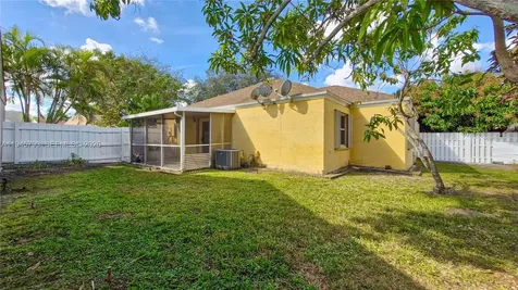 1101 SW 86th Avenue Pembroke Pines FL 33025
