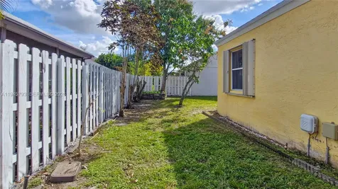1101 SW 86th Avenue Pembroke Pines FL 33025