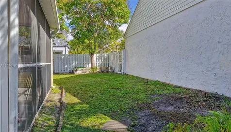 1101 SW 86th Avenue Pembroke Pines FL 33025